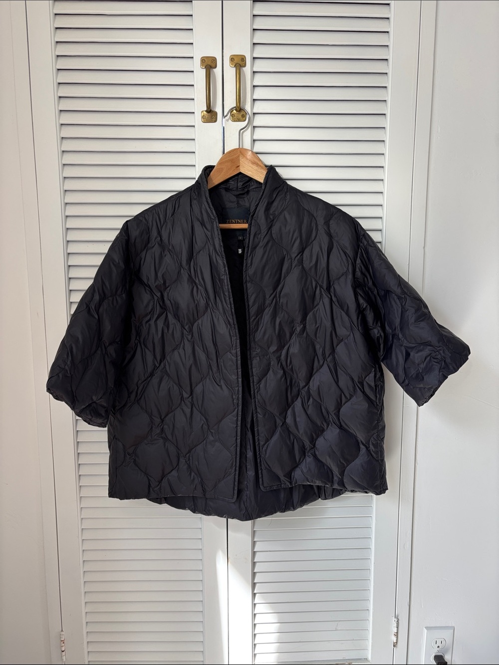 Jarbo Midnight BlueShort Black Quilted Puffer Jacket — Lightweight Boxy Style